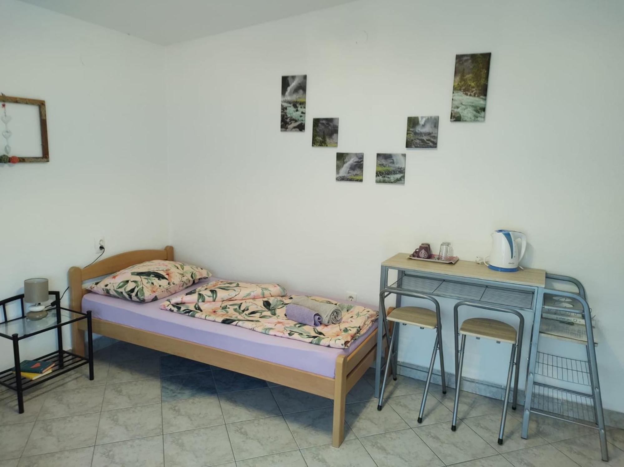 Apartment Ada Bed & Breakfast Gračac Habitación foto