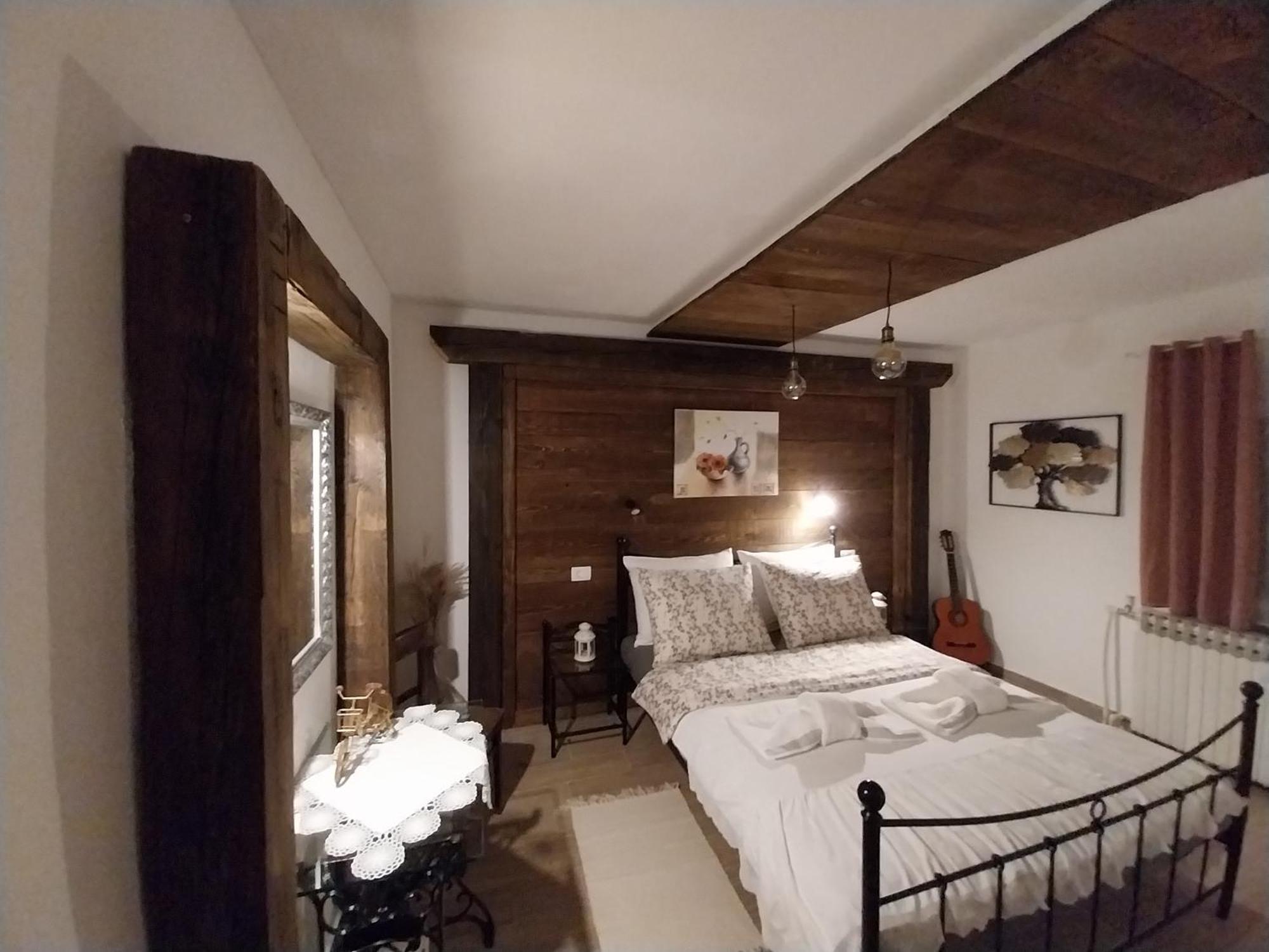 Apartment Ada Bed & Breakfast Gračac Habitación foto
