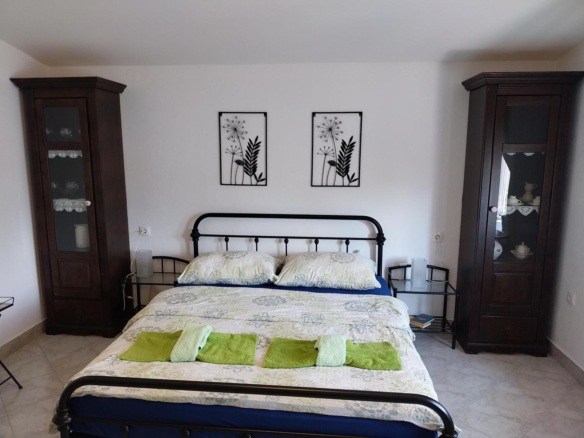 Apartment Ada Bed & Breakfast Gračac Habitación foto