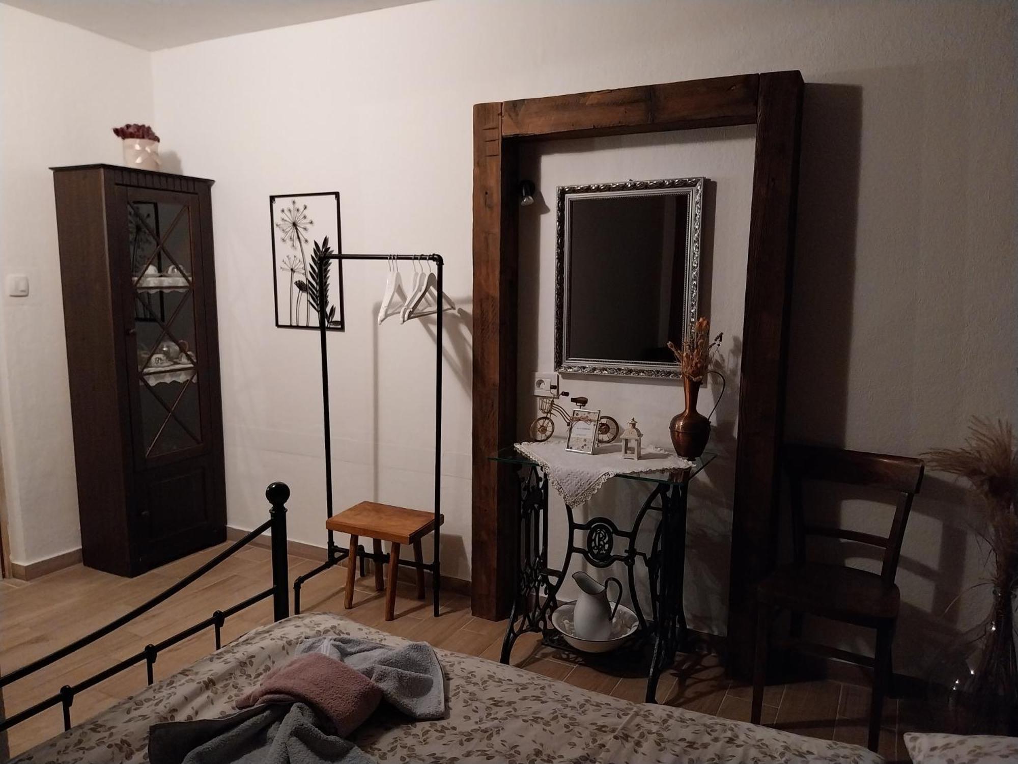 Apartment Ada Bed & Breakfast Gračac Habitación foto